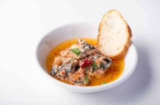 【販売終了】秋刀魚とトマトのアヒージョ